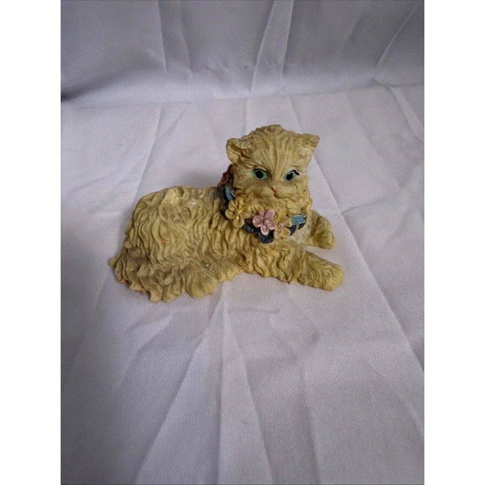 Vintage Young's Inc Monroe Mich Orange Restaurant Resin Persian Cat Figurine